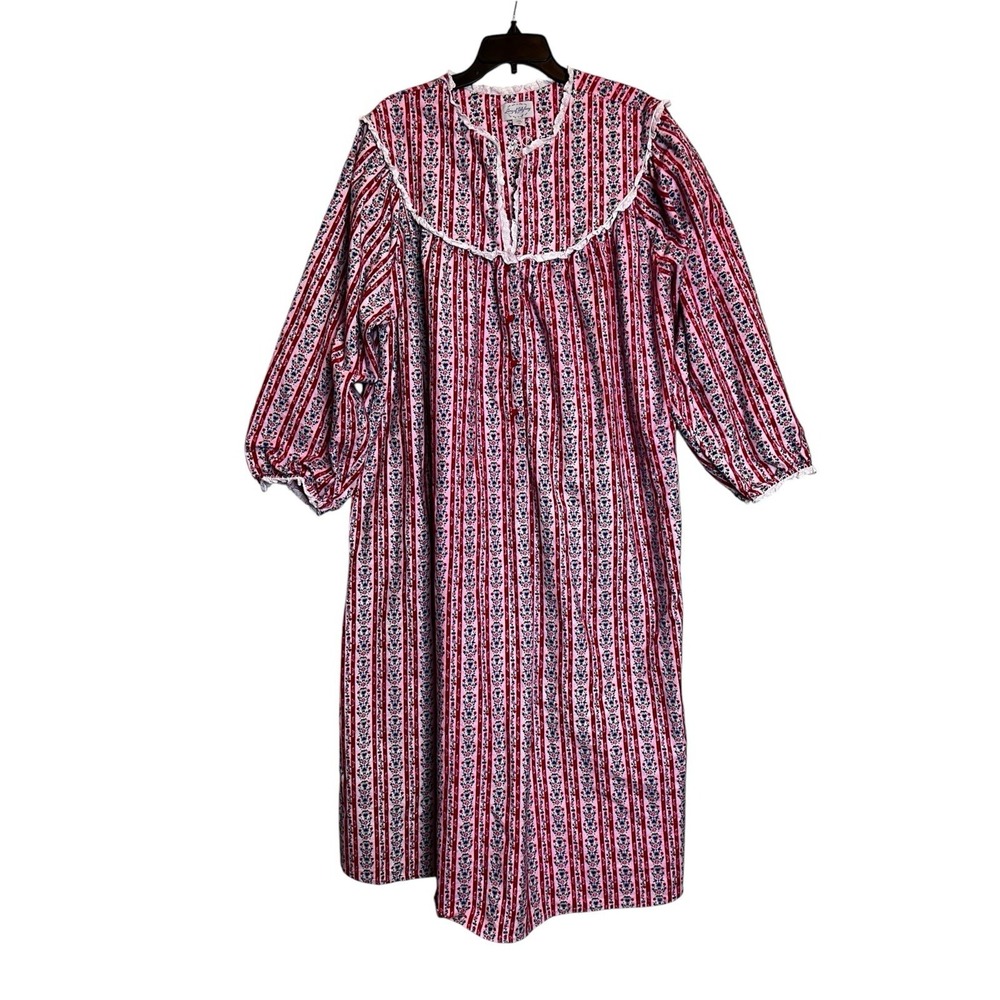 Lanz of Salzburg flannel nightgown 3X Vintage red white floral